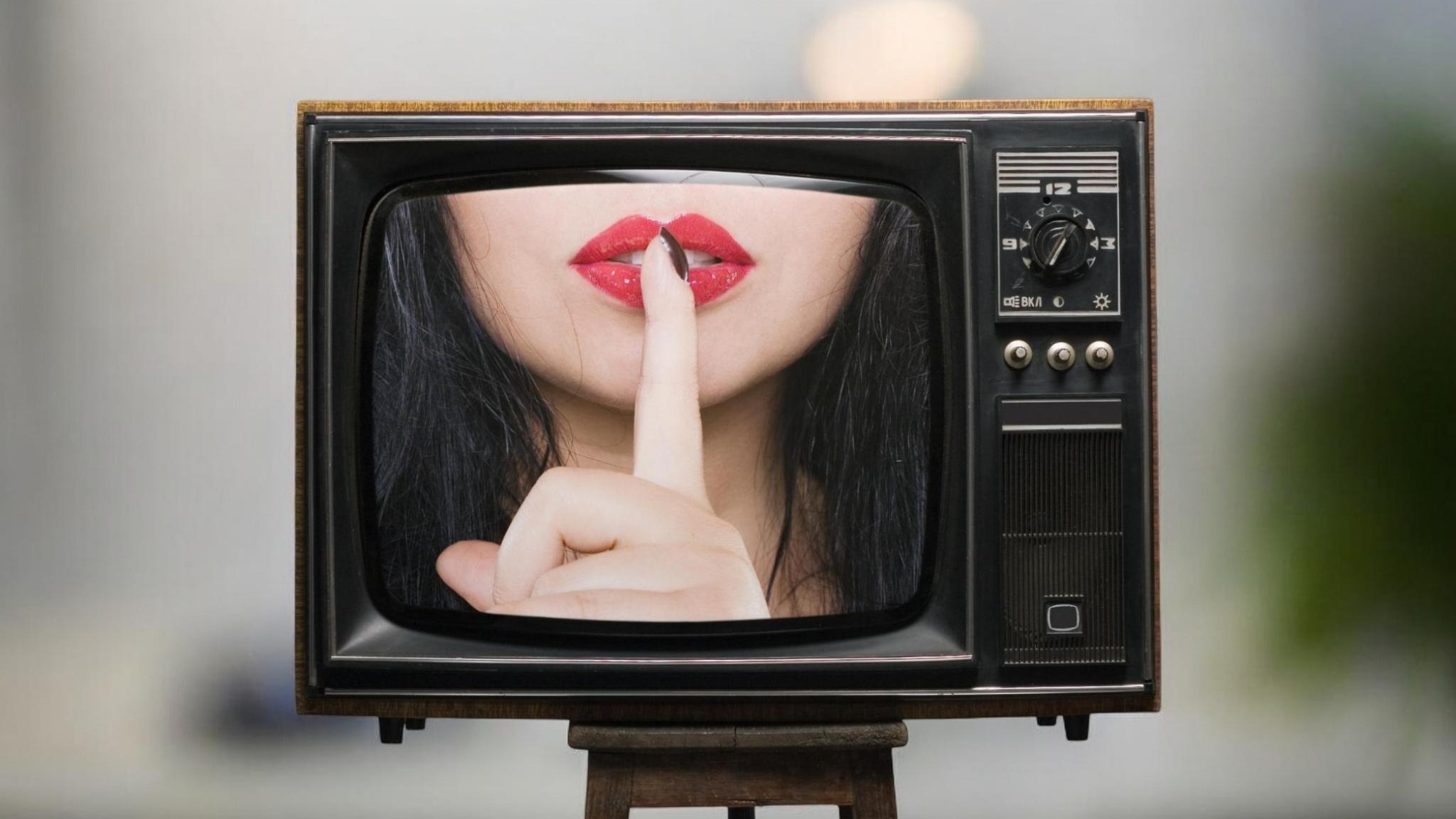 Votre Smart TV vous écoute même éteinte : cette option enfouie dans les paramètres coupe le micro pour de bon