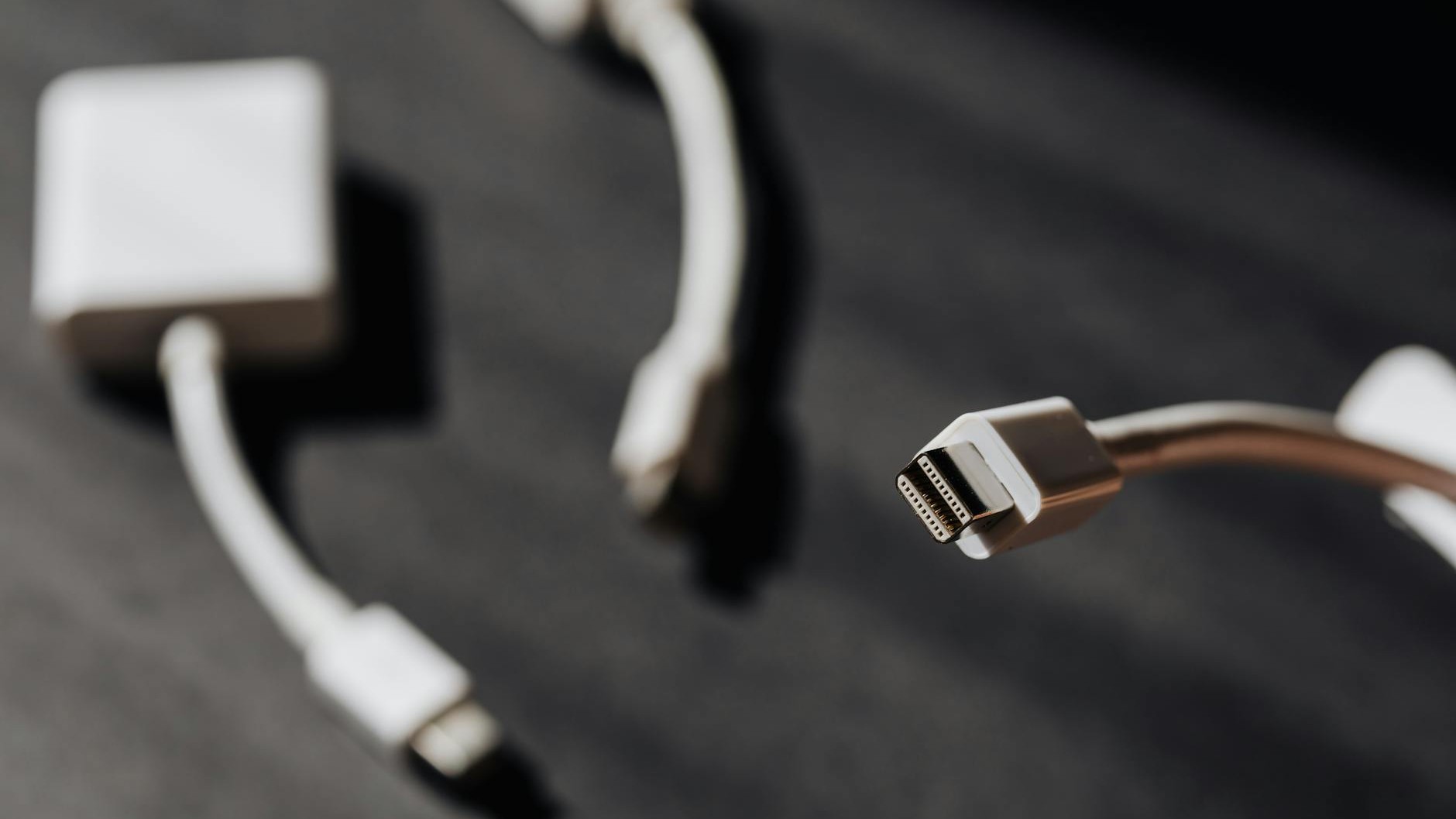 Cet adaptateur USB-C à 3 € que des millions de Français branchent chaque jour est dépourvu d'un composant que personne ne ...
