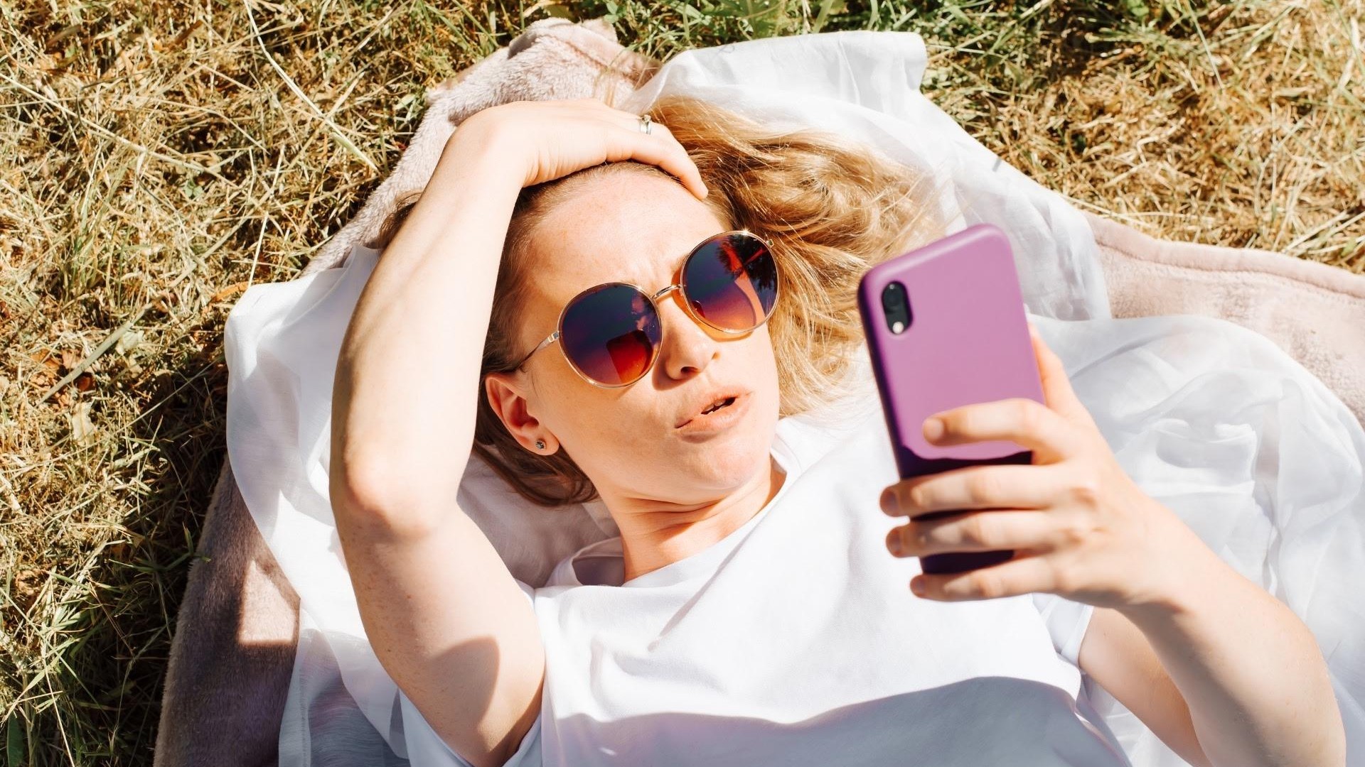 Je laissais mon smartphone sur le tableau de bord en plein soleil par habitude : le jour où il s'est éteint net en pleine ...