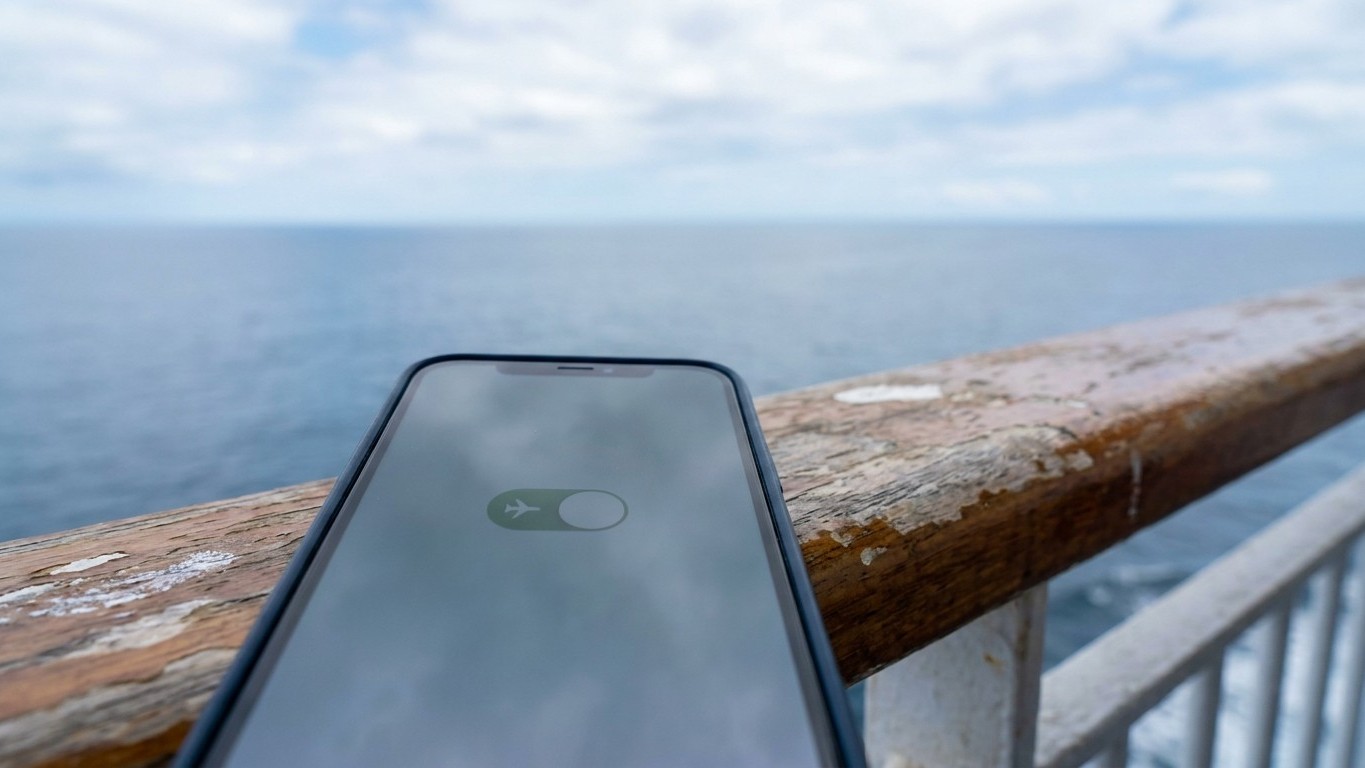 Fini la facture à 180 € après une traversée en ferry : ce réglage de dix secondes avant l'embarquement coupe l'antenne du ...