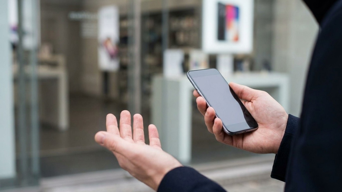 « Je pensais bien faire en effaçant l'eSIM avant de rendre mon ancien mobile » : pourquoi ce geste de dix secondes vous ob...